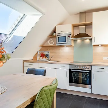 Kuestenzeit, Obergeschoss Mit Balkon Apartment Greetsiel