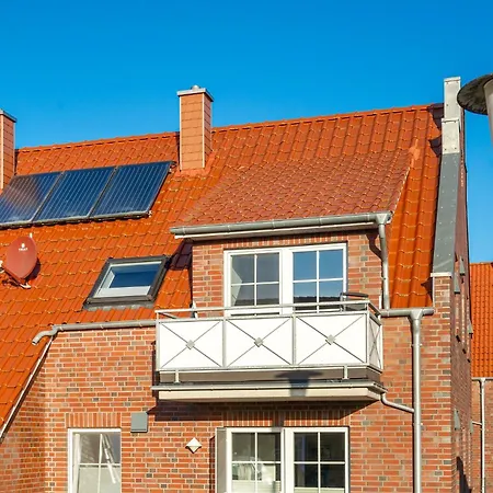 Kuestenzeit, Obergeschoss Mit Balkon *
