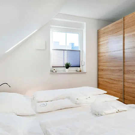 Kuestenzeit, Obergeschoss Mit Balkon *